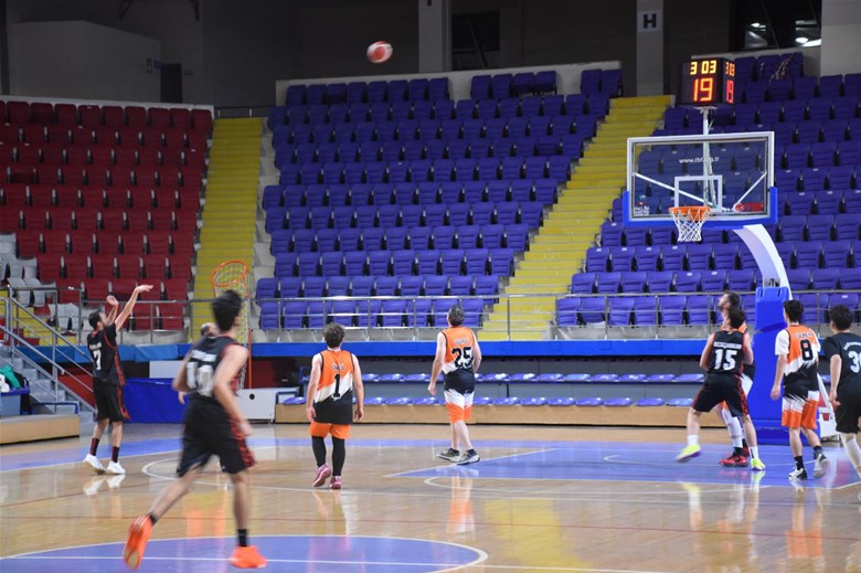 Afyonkarahisar’da Basketbol Potası Kullanımı ve Şehir Genelinde Spor Alanları